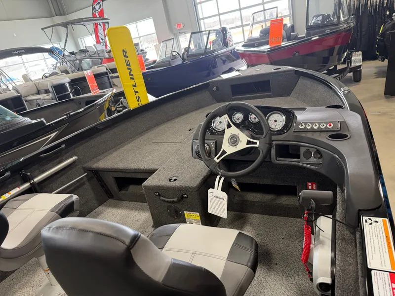 Slide: The Image of Crestliner 1650 Hawk 2026 - 5