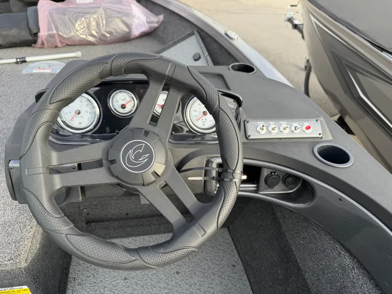 Slide: The Image of Crestliner 1750 Hawk 2026 - 11