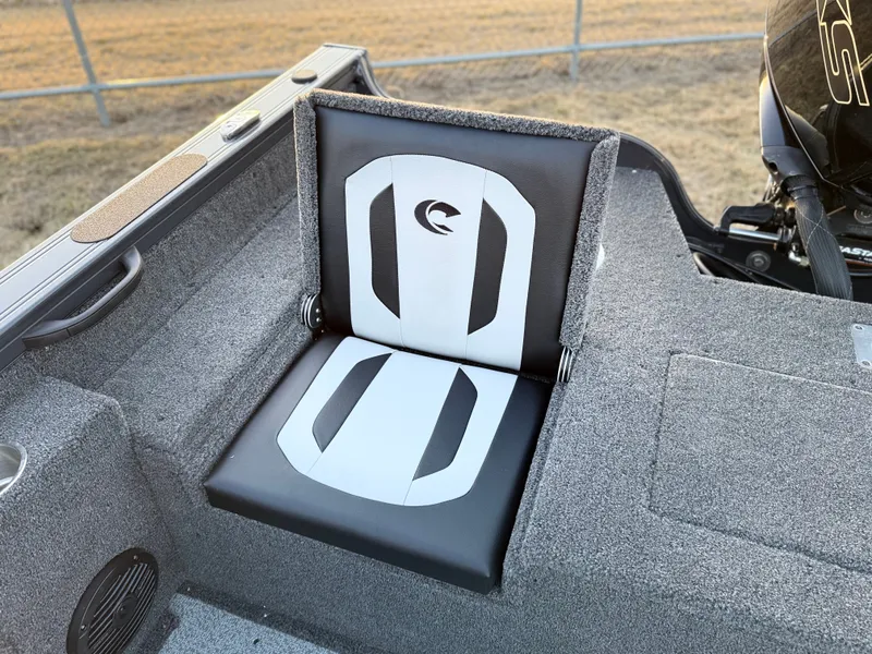 Slide: The Image of Crestliner 2050 Fish Hawk 2026 - 10