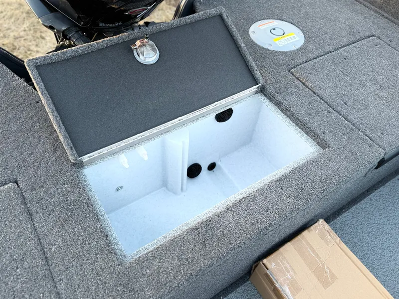 Slide: The Image of Crestliner 2050 Fish Hawk 2026 - 11