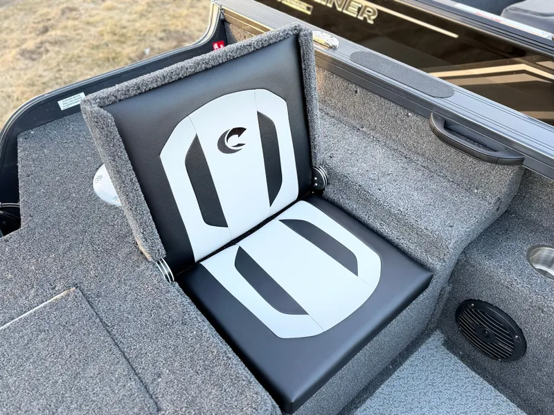 Slide: The Image of Crestliner 2050 Fish Hawk 2026 - 12