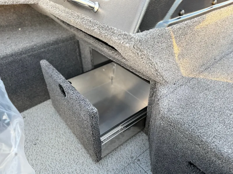 Slide: The Image of Crestliner 2050 Fish Hawk 2026 - 15