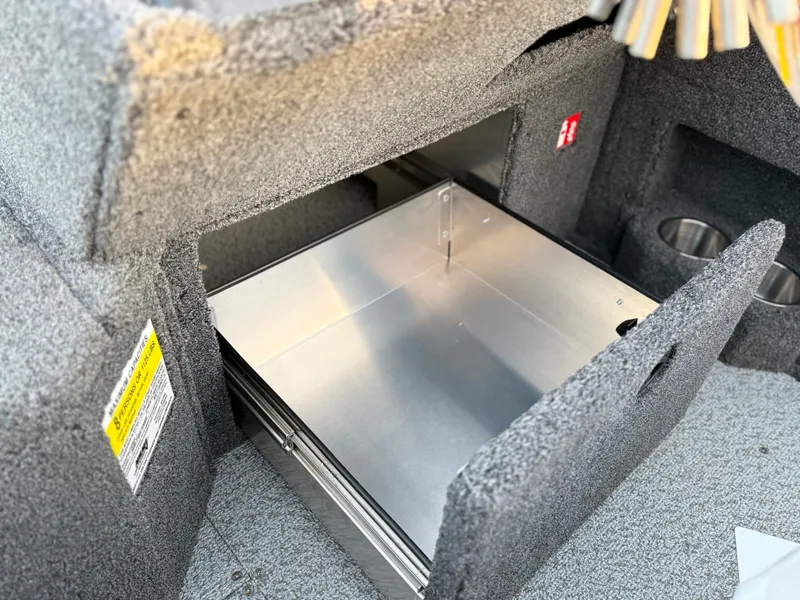 Slide: The Image of Crestliner 2050 Fish Hawk 2026 - 16