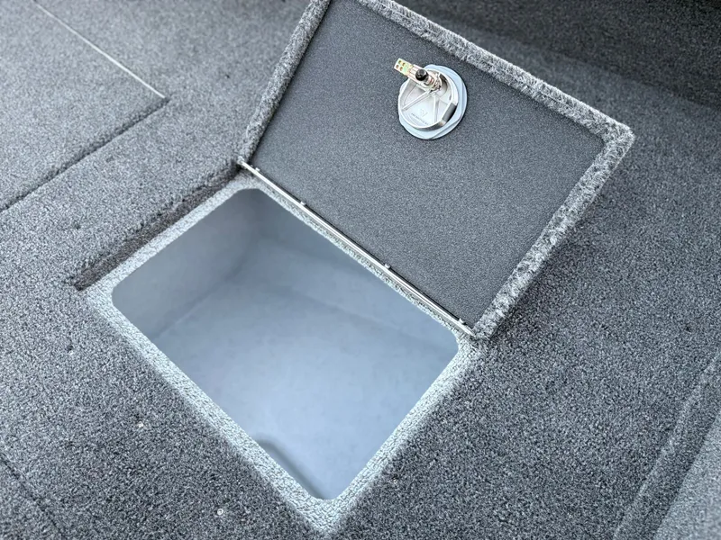 Slide: The Image of Crestliner 2050 Fish Hawk 2026 - 20