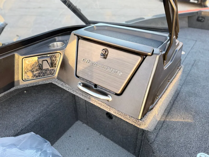 Slide: The Image of Crestliner 2050 Fish Hawk 2026 - 9