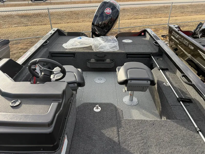 Slide: The Image of Crestliner 1750 Fish Hawk SC JS 2026 - 13