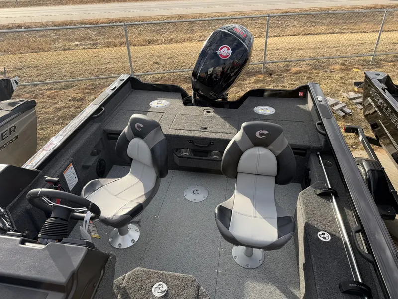 Slide: The Image of Crestliner 1750 Fish Hawk SC JS 2026 - 15