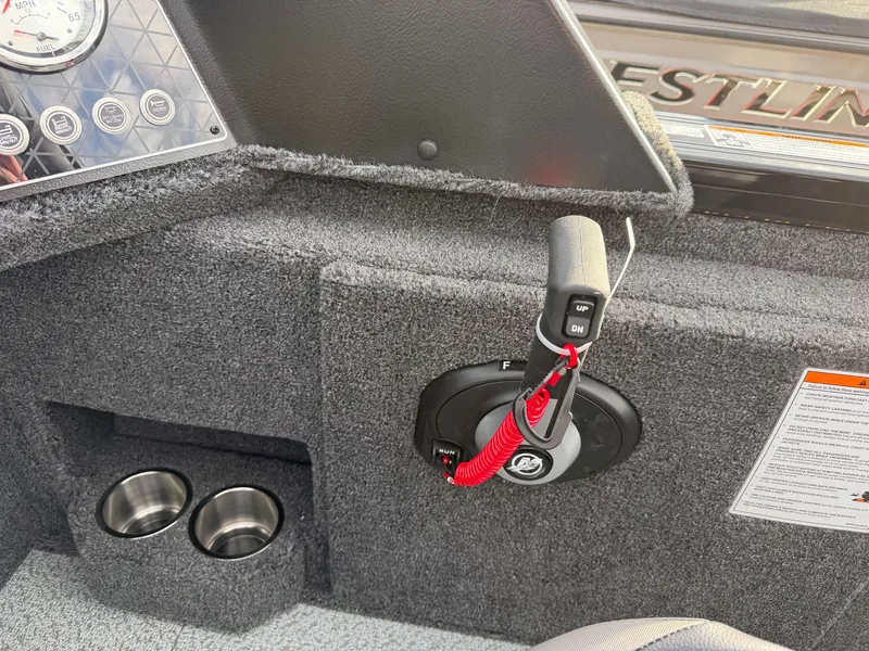 Slide: The Image of Crestliner 1750 Fish Hawk SC JS 2026 - 19