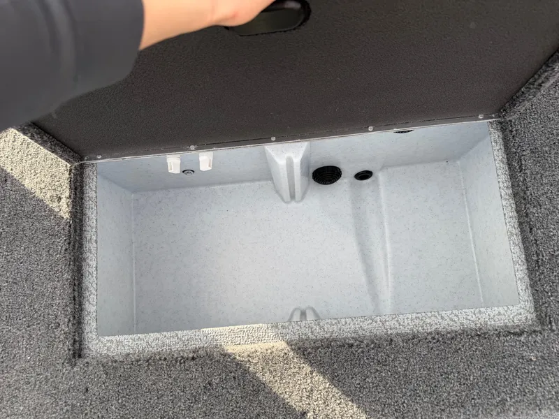 Slide: The Image of Crestliner 1750 Fish Hawk SC JS 2026 - 22