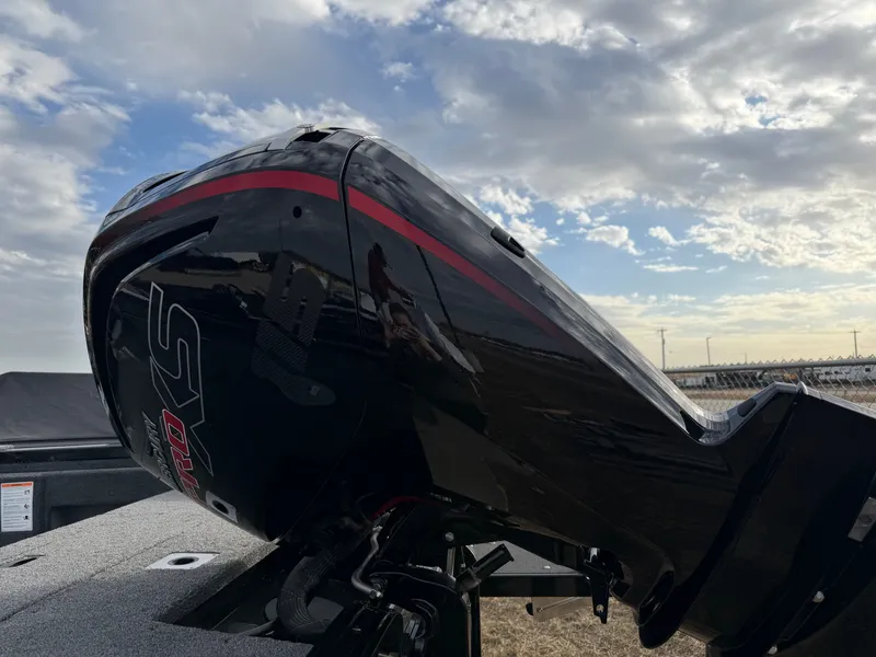 Slide: The Image of Crestliner 1750 Fish Hawk SC JS 2026 - 6