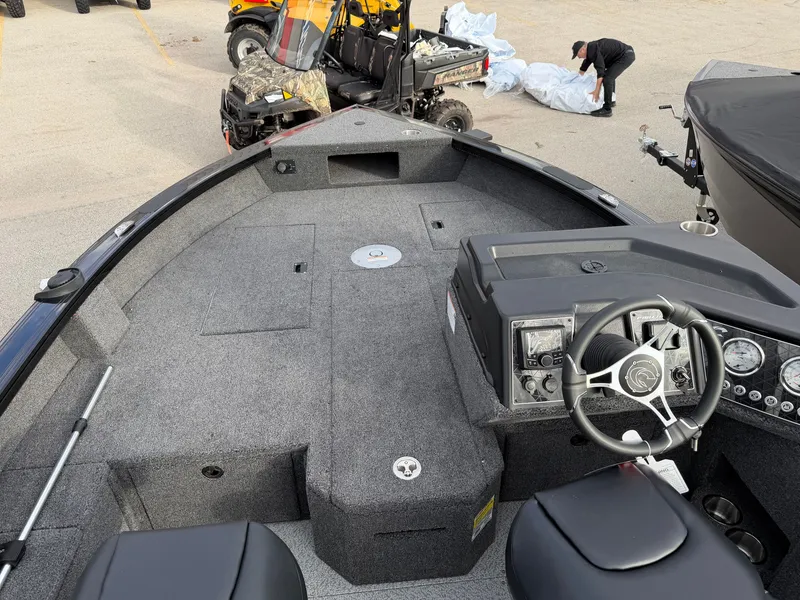 Slide: The Image of Crestliner 1750 Fish Hawk SC JS 2026 - 7