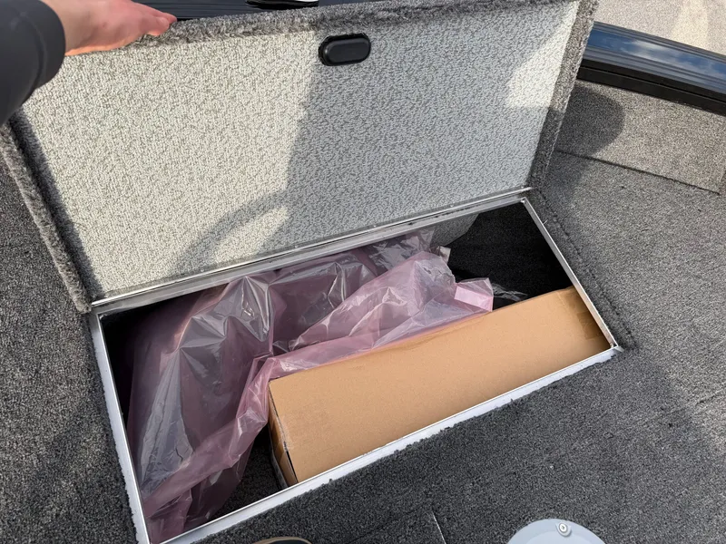 Slide: The Image of Crestliner 1750 Fish Hawk SC JS 2026 - 9