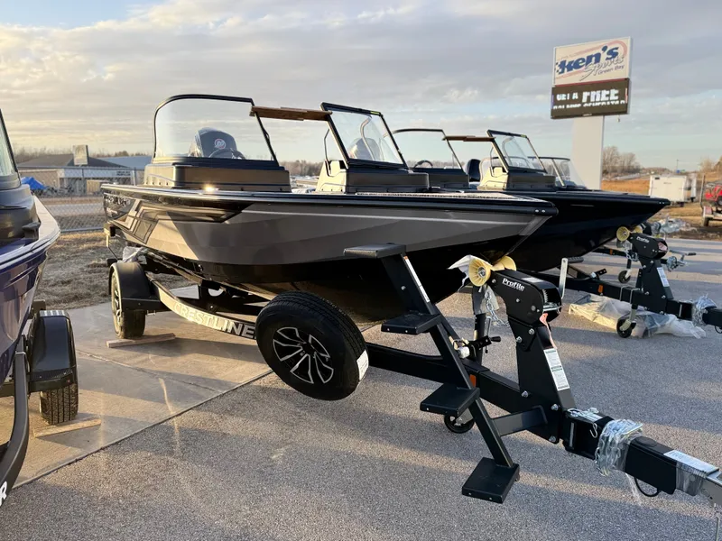 The Image of Crestliner 1750 Fish Hawk WT JS 2026 - 1