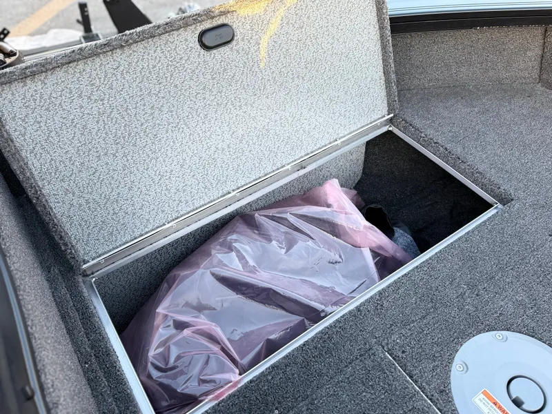 Slide: The Image of Crestliner 1750 Fish Hawk WT JS 2026 - 15