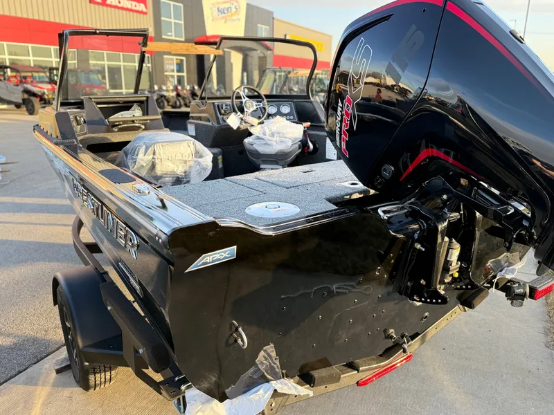 Slide: The Image of Crestliner 1750 Fish Hawk WT JS 2026 - 4