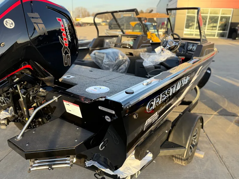 Slide: The Image of Crestliner 1750 Fish Hawk WT JS 2026 - 6