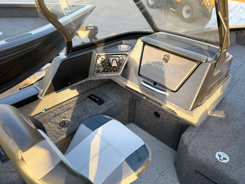 Slide: The Image of Crestliner 1750 Fish Hawk WT JS 2026 - 9