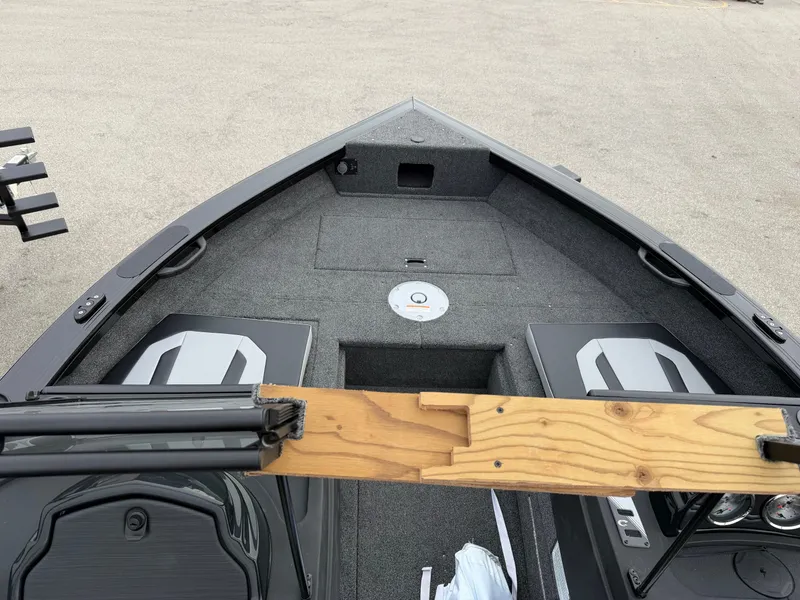 Slide: The Image of Crestliner 1750 Super Hawk 2026 - 6