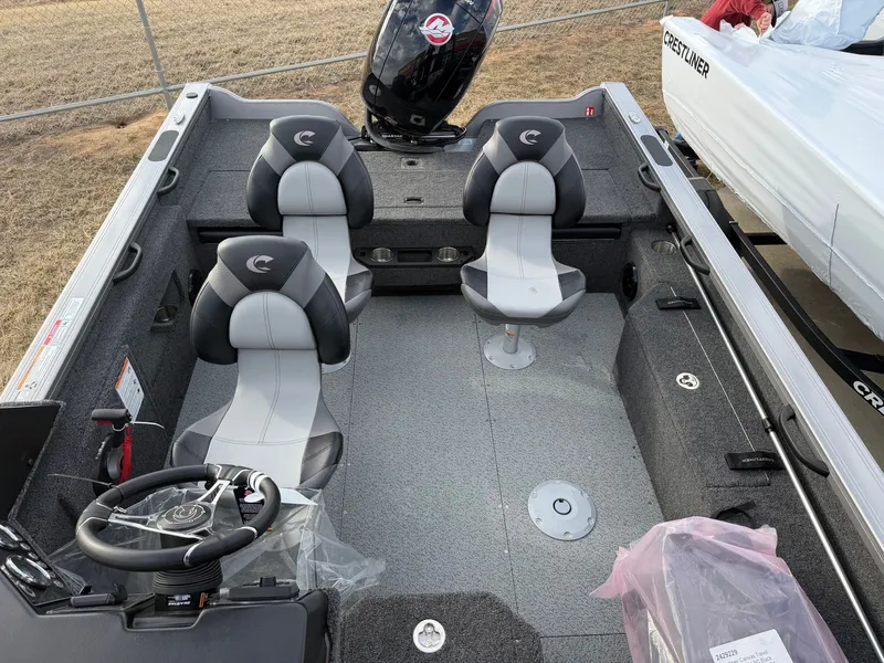 Slide: The Image of Crestliner 1850 Fish Hawk SC JS 2026 - 13