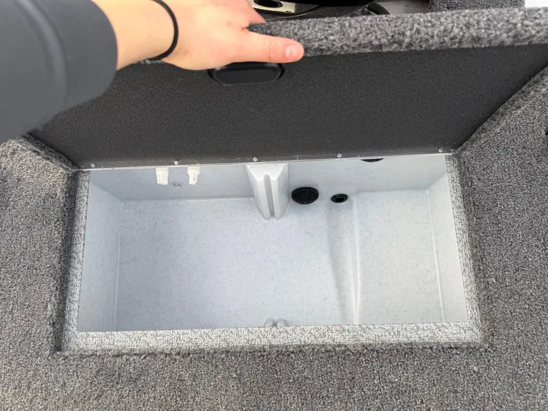 Slide: The Image of Crestliner 1850 Fish Hawk SC JS 2026 - 17