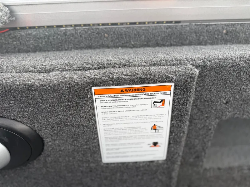 Slide: The Image of Crestliner 1850 Fish Hawk SC JS 2026 - 6