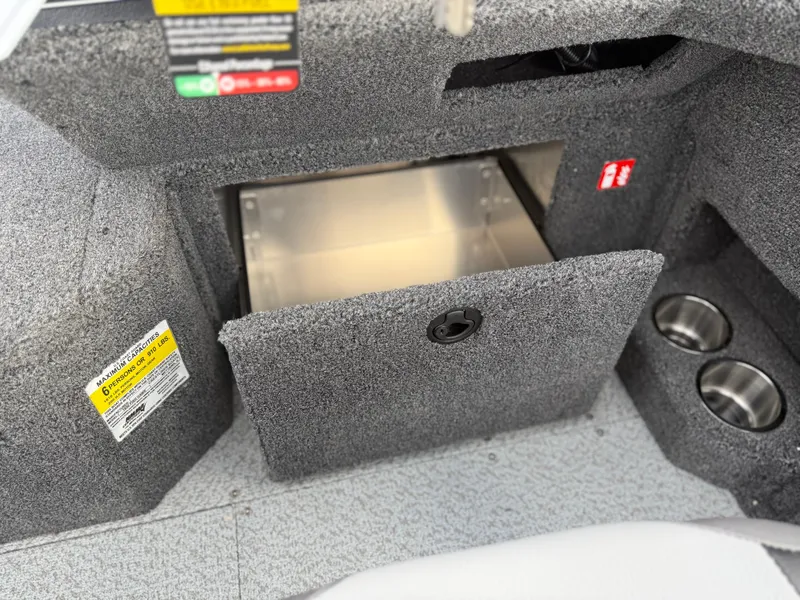 Slide: The Image of Crestliner 1850 Fish Hawk SC JS 2026 - 9