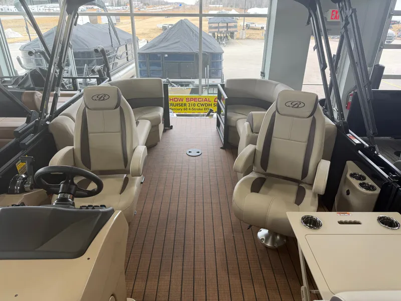 Slide: The Image of Bentley Pontoons Legacy 200 Navigator 2026 - 3