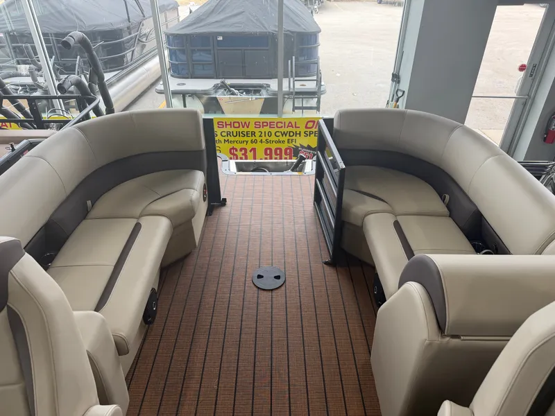 Slide: The Image of Bentley Pontoons Legacy 200 Navigator 2026 - 4