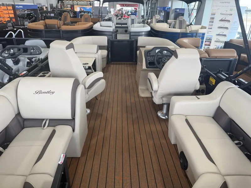 Slide: The Image of Bentley Pontoons Legacy 200 Navigator 2026 - 6
