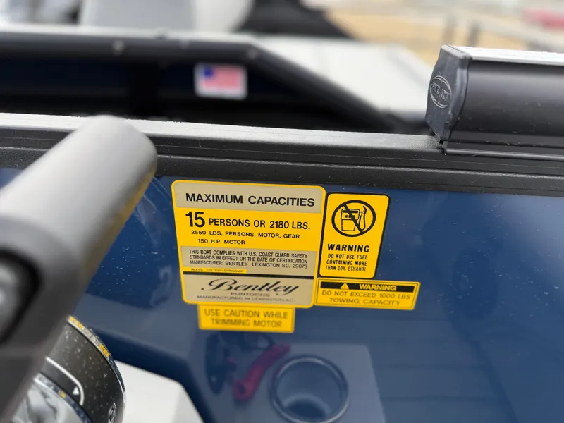 Slide: The Image of Bentley Pontoons LEGACY 220 QSB 2026 - 11