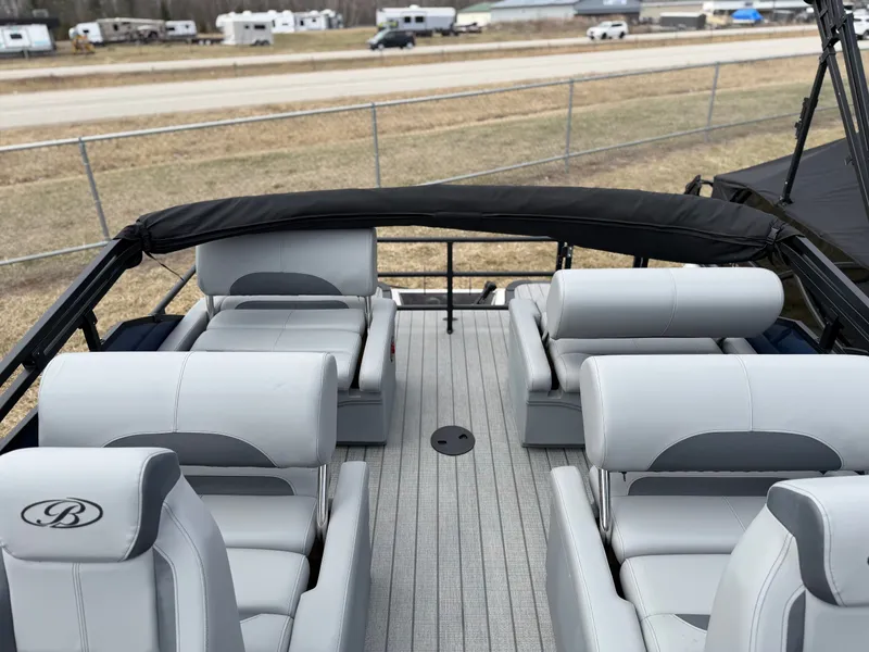Slide: The Image of Bentley Pontoons LEGACY 220 QSB 2026 - 13