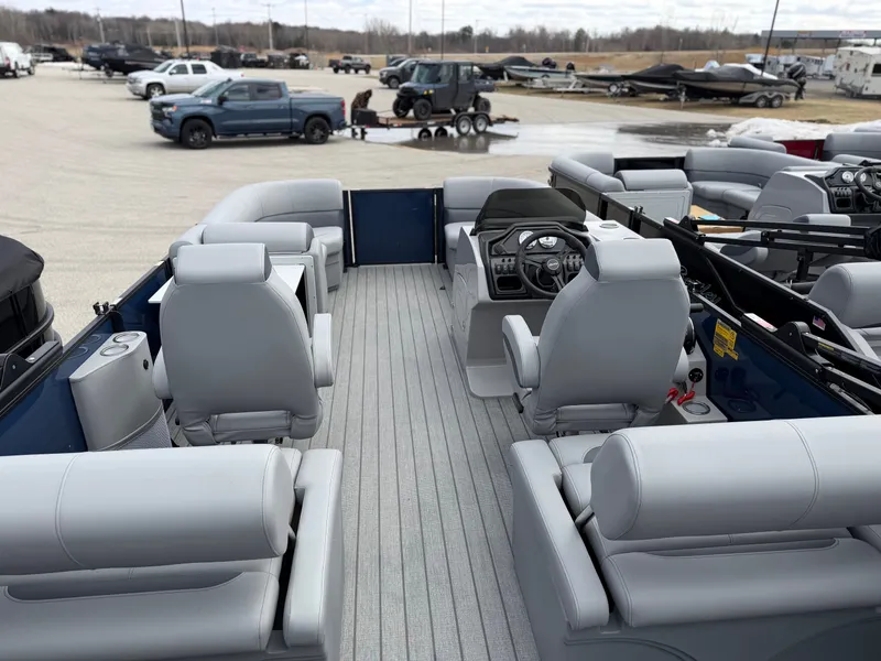 Slide: The Image of Bentley Pontoons LEGACY 220 QSB 2026 - 14