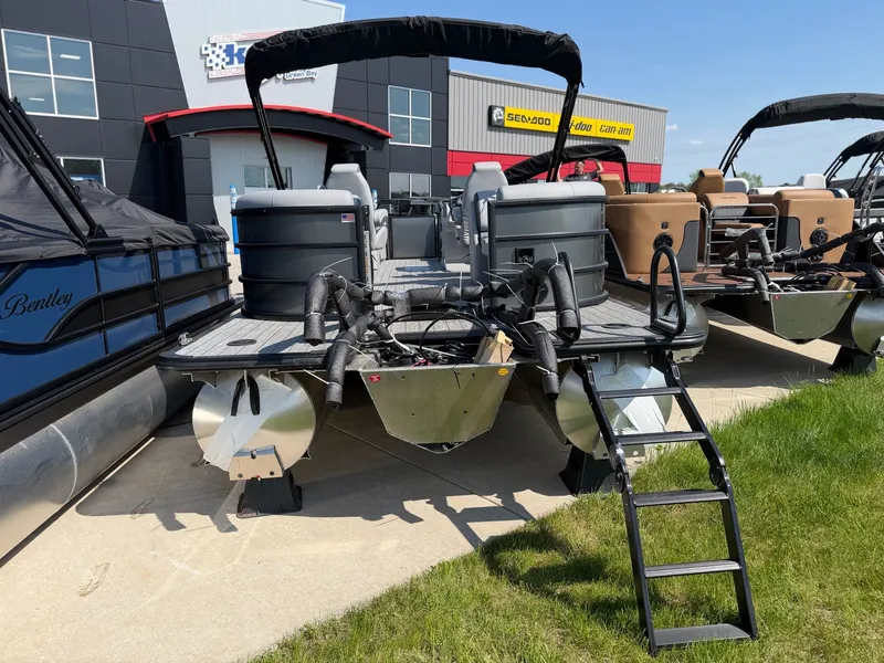 Slide: The Image of 2026 Bentley Pontoons LEGACY 243 NAVIGATOR Tri Toon on display lot. - 3