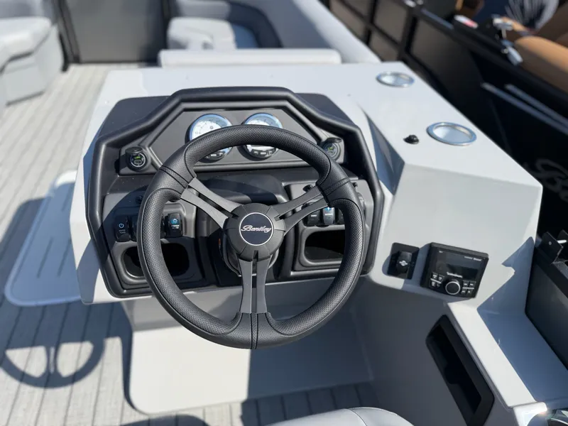 Slide: The Image of Steering console of Bentley Pontoons LEGACY 243 NAVIGATOR 2026. - 8