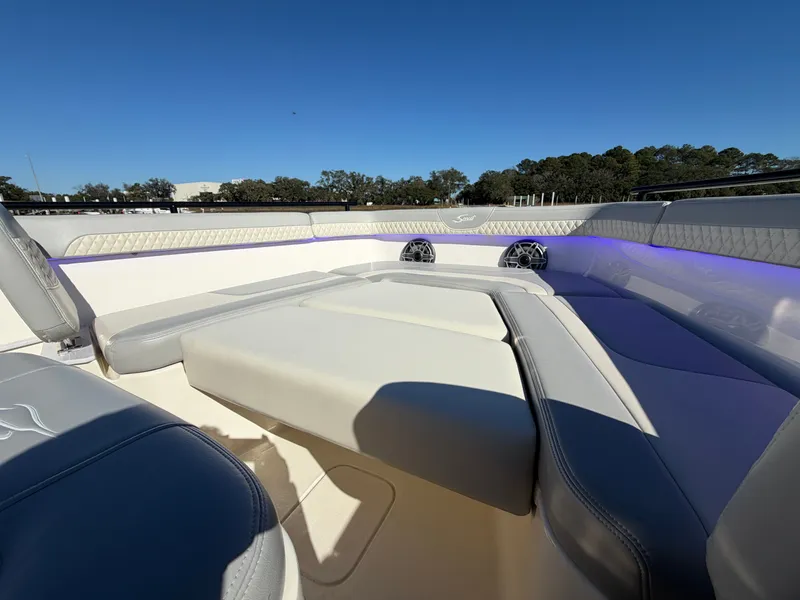 Slide: The Image of Scout 260 LXF 2025 - 41