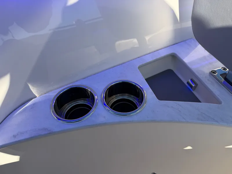 Slide: The Image of Scout 260 LXF 2025 - 52