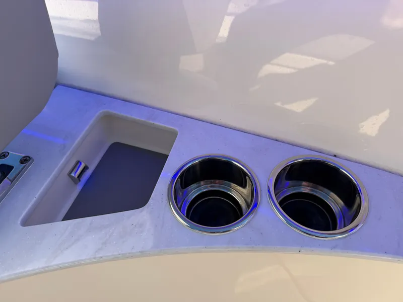 Slide: The Image of Scout 260 LXF 2025 - 53