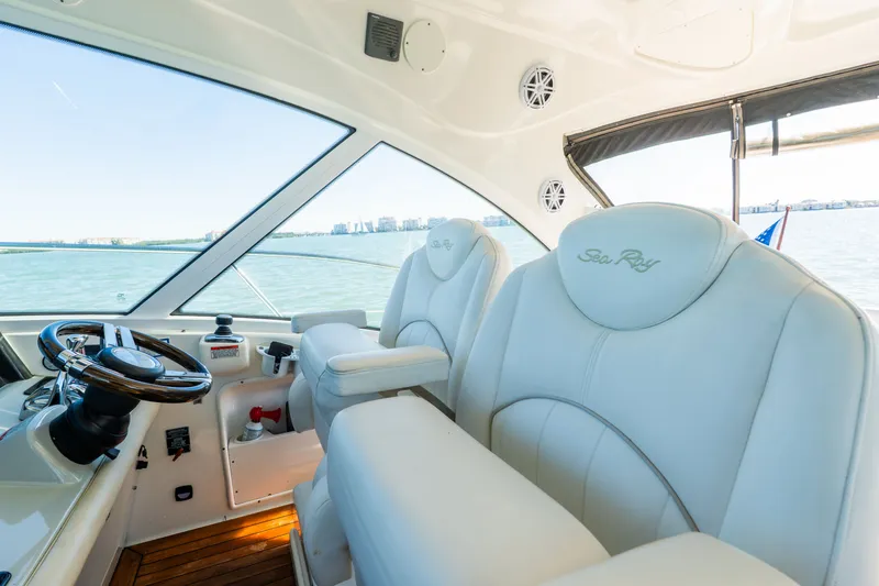 Slide: The Image of Sea Ray 500 Sundancer 2010 - 33