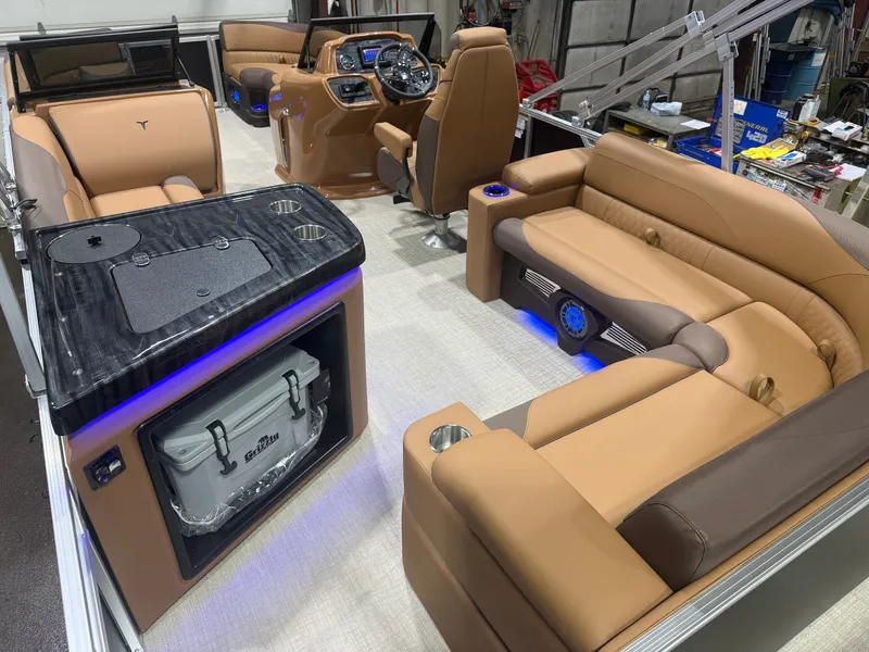 Slide: The Image of Tahoe LTZ 2385 Elite Windshield Tritoon & Honda 4-Stroke EFI 2026 - 28