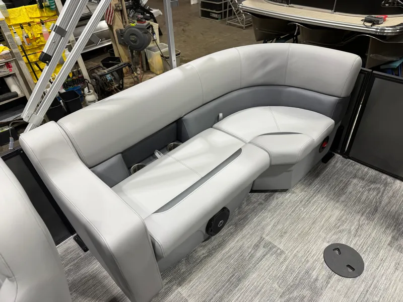 Slide: The Image of Bentley Pontoons Legacy 220 Navigator Quad Lounge & Honda 4-Stroke EFI 2026 - 17