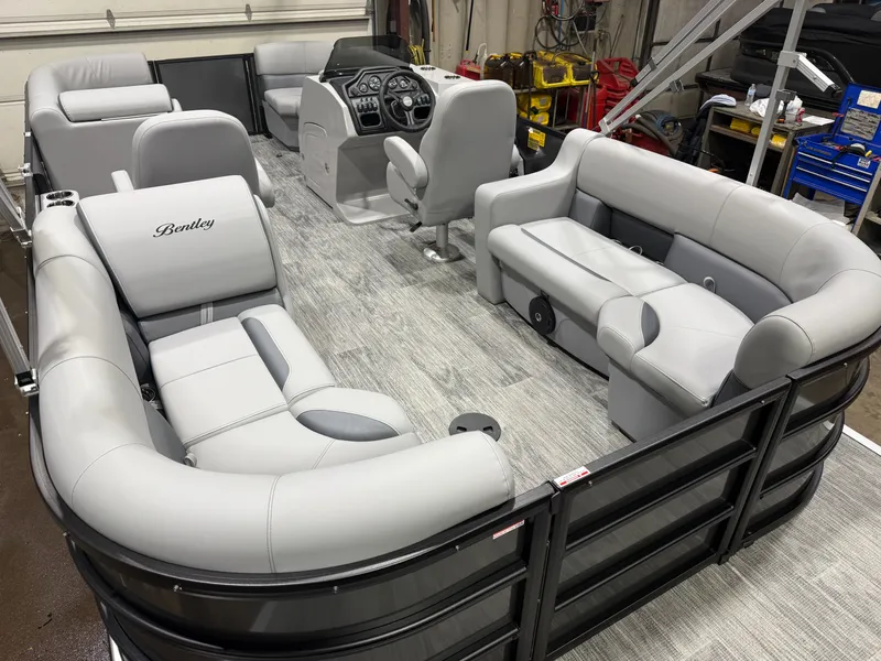 Slide: The Image of Bentley Pontoons Legacy 220 Navigator Quad Lounge & Honda 4-Stroke EFI 2026 - 19