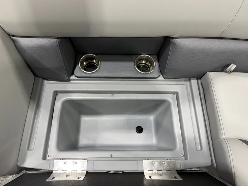 Slide: The Image of Bentley Pontoons Legacy 220 Navigator Quad Lounge & Honda 4-Stroke EFI 2026 - 24