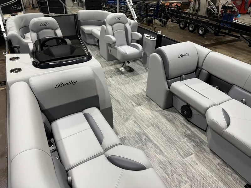 Slide: The Image of Bentley Pontoons Legacy 220 Navigator Quad Lounge & Honda 4-Stroke EFI 2026 - 28