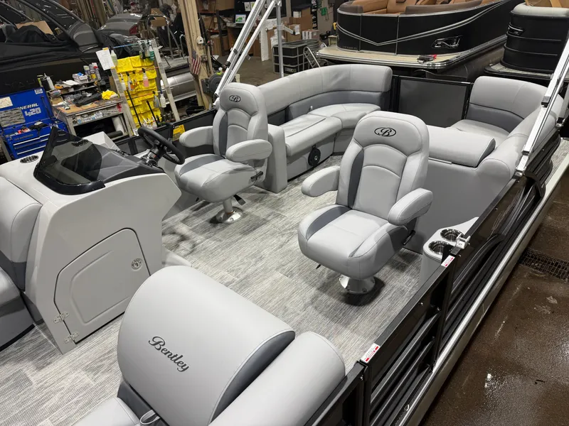 Slide: The Image of Bentley Pontoons Legacy 220 Navigator Quad Lounge & Honda 4-Stroke EFI 2026 - 3