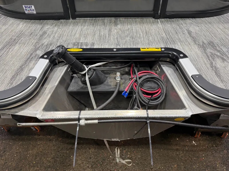 Slide: The Image of Bentley Pontoons Legacy 220 Navigator Quad Lounge & Honda 4-Stroke EFI 2026 - 36