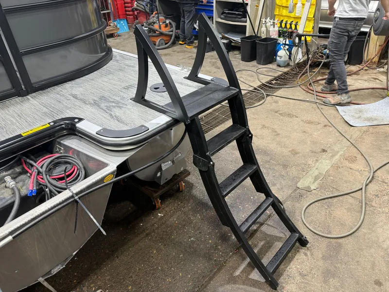 Slide: The Image of Bentley Pontoons Legacy 220 Navigator Quad Lounge & Honda 4-Stroke EFI 2026 - 37