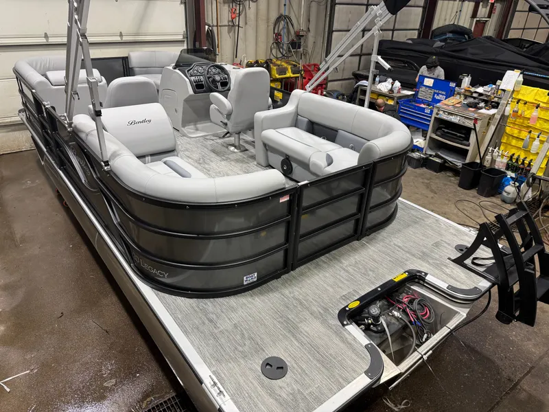 Slide: The Image of Bentley Pontoons Legacy 220 Navigator Quad Lounge & Honda 4-Stroke EFI 2026 - 39