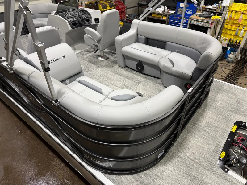 Slide: The Image of Bentley Pontoons Legacy 220 Navigator Quad Lounge & Honda 4-Stroke EFI 2026 - 4