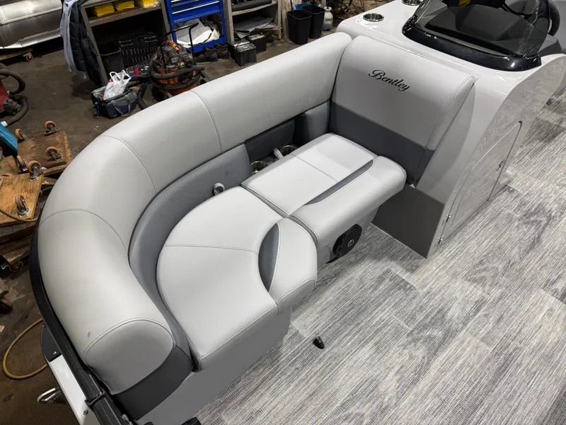 Slide: The Image of Bentley Pontoons Legacy 220 Navigator Quad Lounge & Honda 4-Stroke EFI 2026 - 8