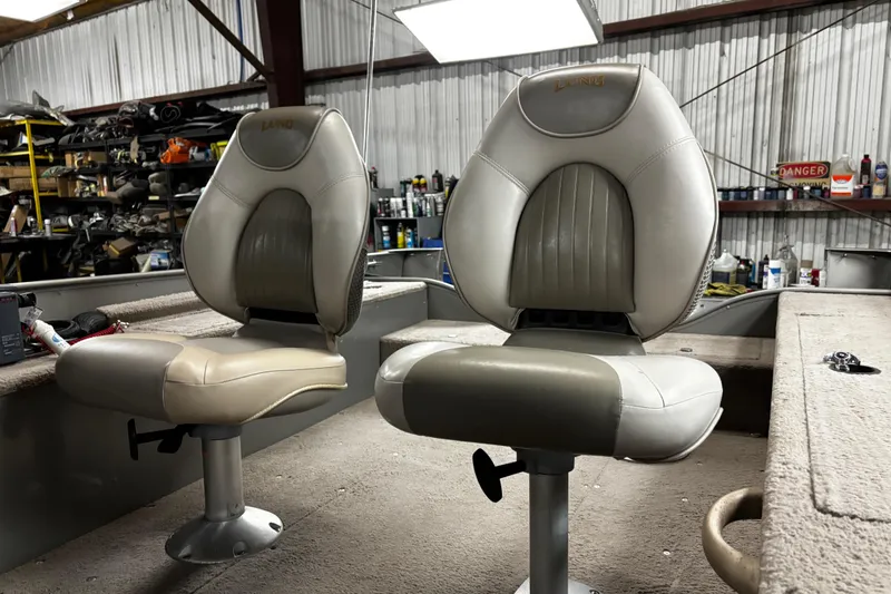 Slide: The Image of Humminbird fish finder on 2003 Lund 1650 Explorer SS boat dashboard. - 18